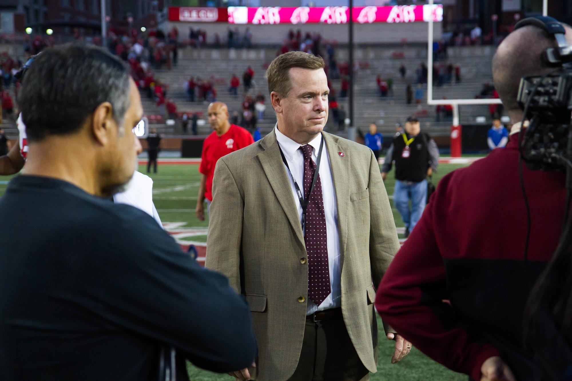 Stevens on the sidelines of a Washington State football game.